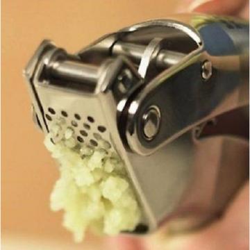 Kuhn Rikon Epicurean Garlic Press #63Q