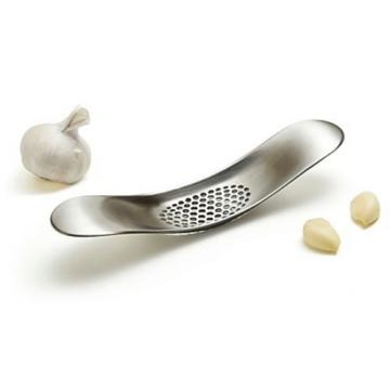 New Joseph Joseph Rocker Stainless Steel Garlic Crusher Quickly and Efficiently