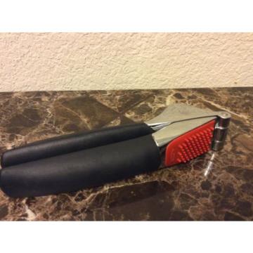 OXO Garlic Press - Rubber Grip - Heavy Duty