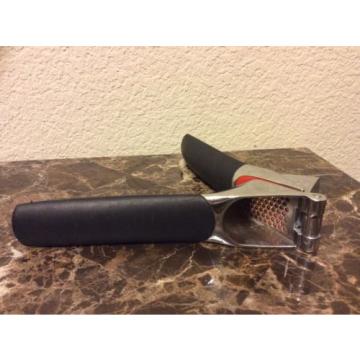 OXO Garlic Press - Rubber Grip - Heavy Duty