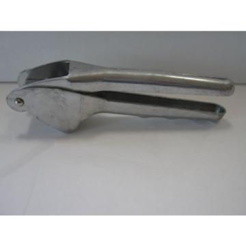 Aluminum Garlic Press Minced Hand Press Made in Taiwan Silver